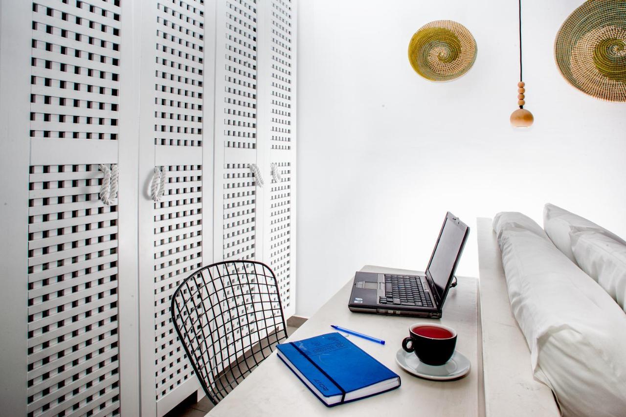 Amity Suites - Adults Only Фіра Екстер'єр фото